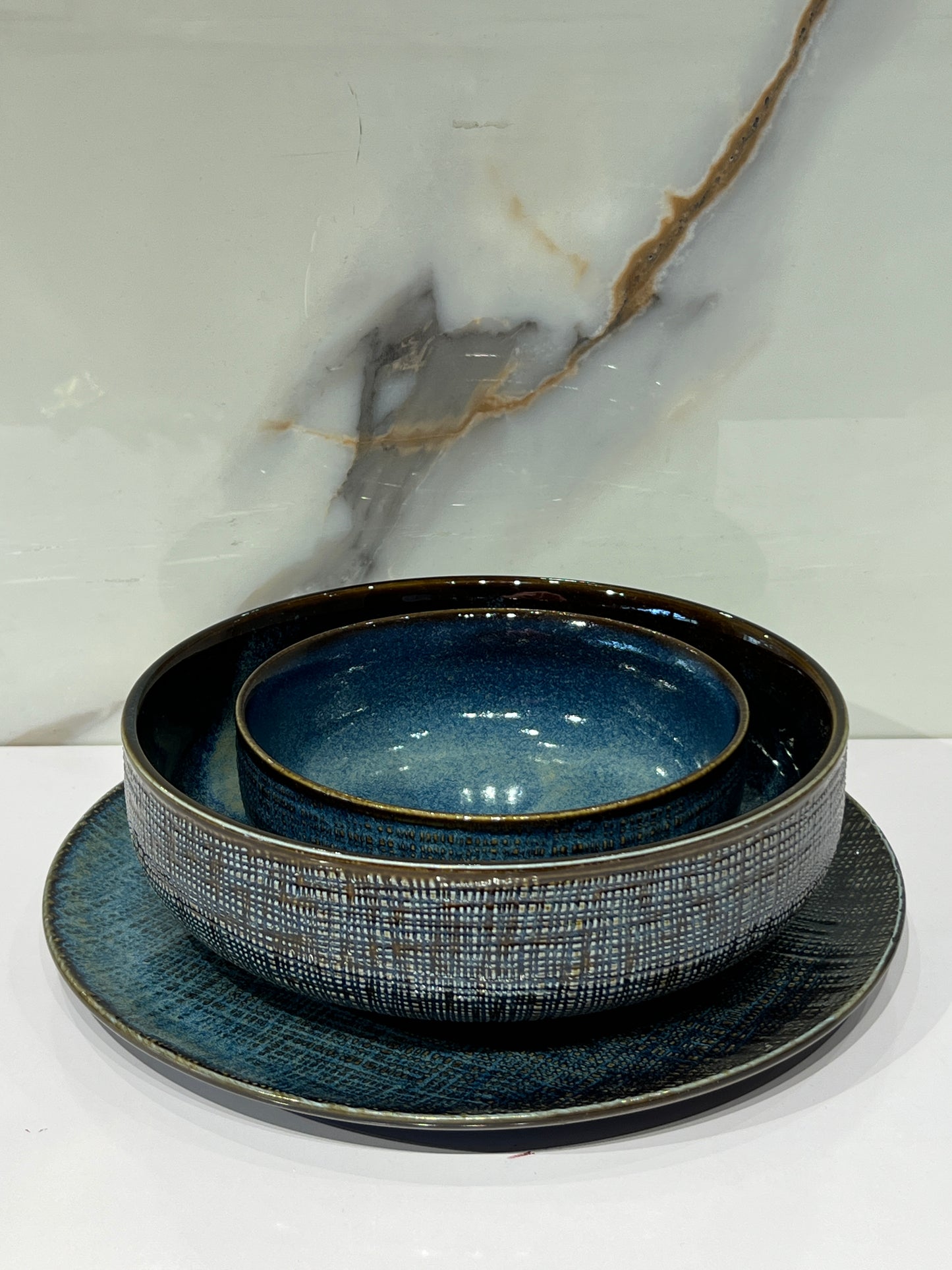 High-quality ceramic blue plate and bowls