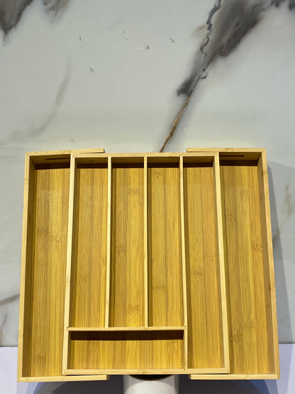 Wooden extendable cutlery rack