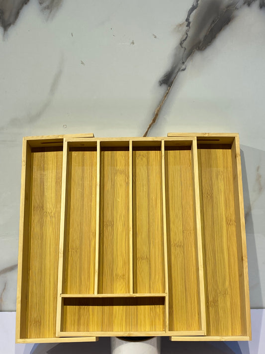 Wooden extendable cutlery rack