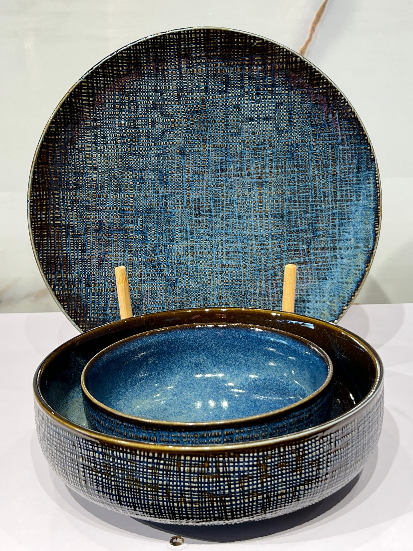 High-quality ceramic blue plate and bowls