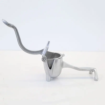 Manual metal citrus press