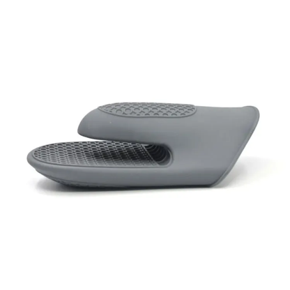 Silicone heat insulated glove