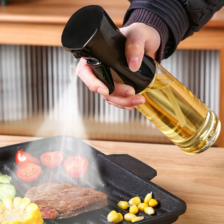 Plastic spray bottle