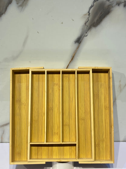 Wooden extendable cutlery rack