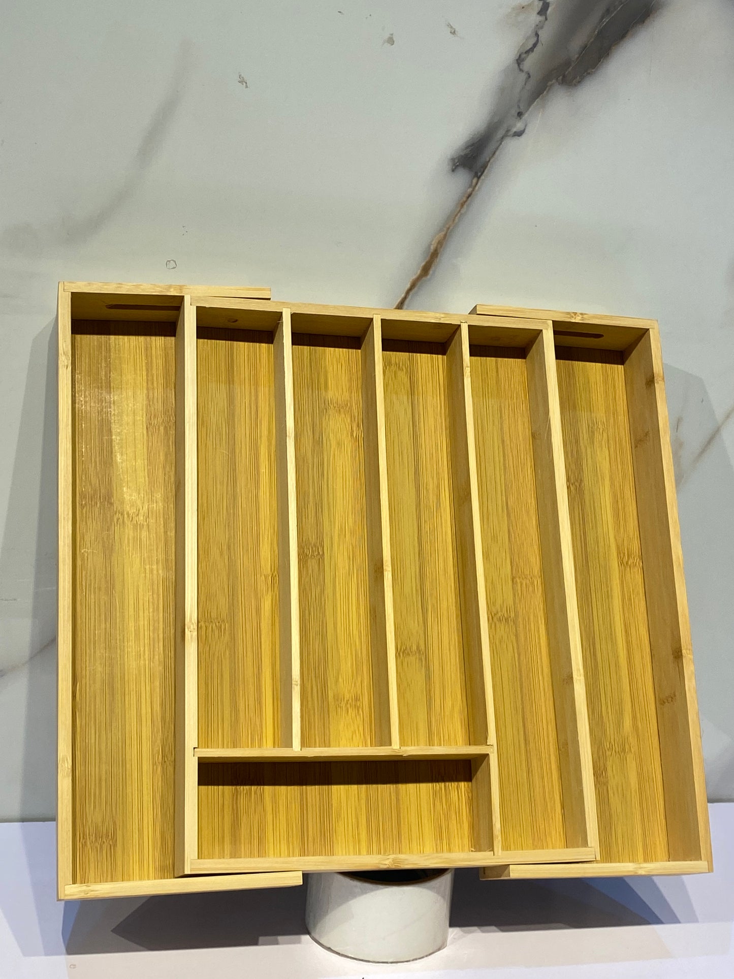 Wooden extendable cutlery rack